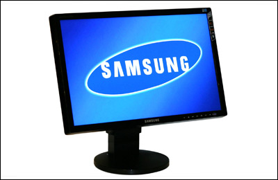 Samsung Shows Off Nice Pair of Big Screens