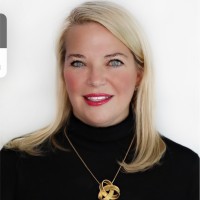Nina Harding headshot.