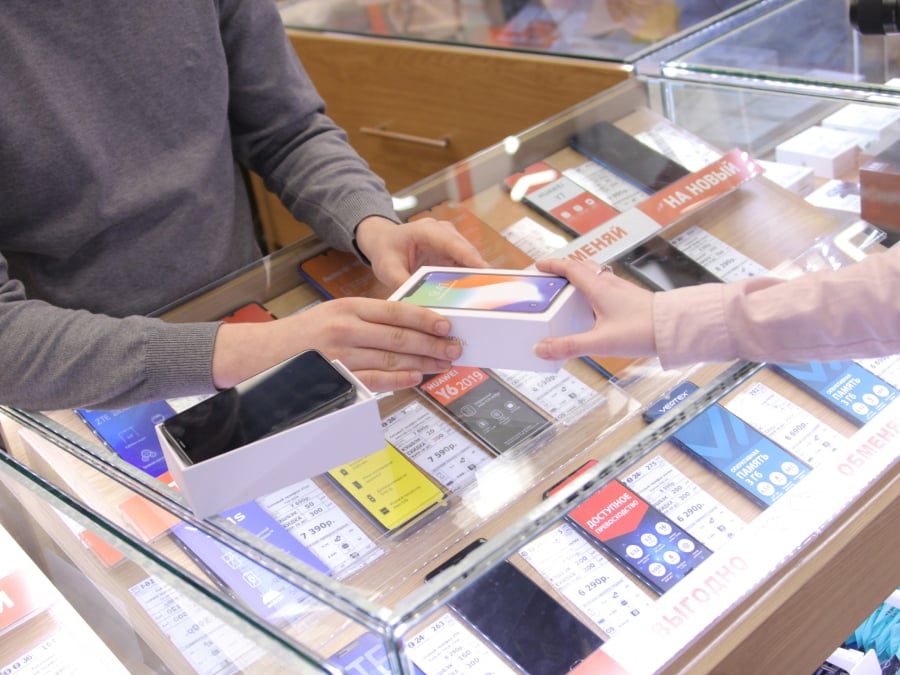 Huawei, Xiaomi and Honor Raise Phone Prices by Up to $150 as Memory Costs Surge